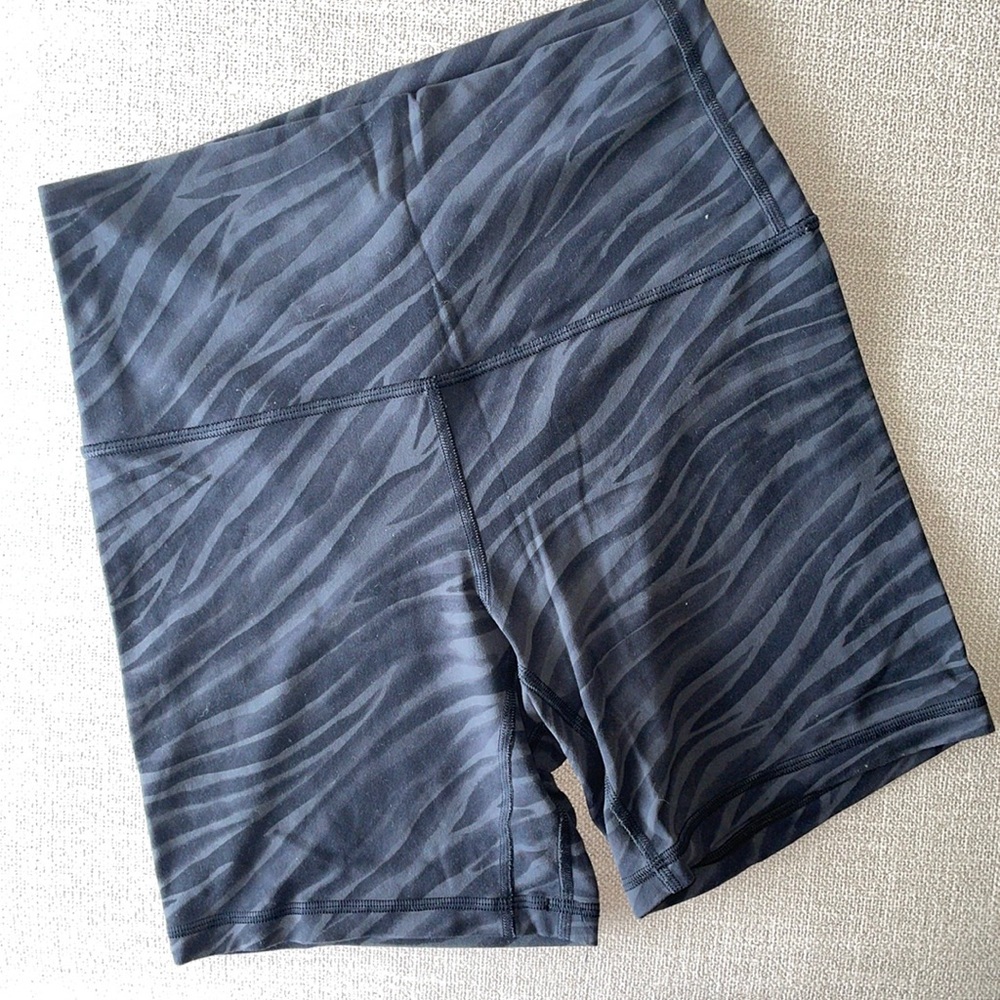Lululemon 6 inch Align Shorts